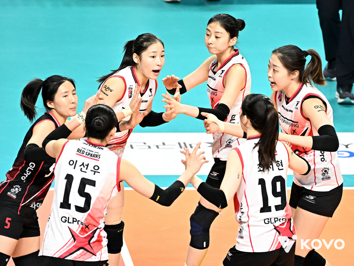 "불의의 사고" 도대체 뭐 하다 다쳤길래, 왜 감독은 부상 부위 함구했을…