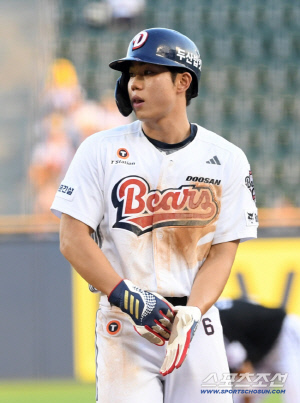 고작 87안타 친 선수가 억대 연봉, 신인왕급 파격 인상...도대체 두산에 무슨 일이?