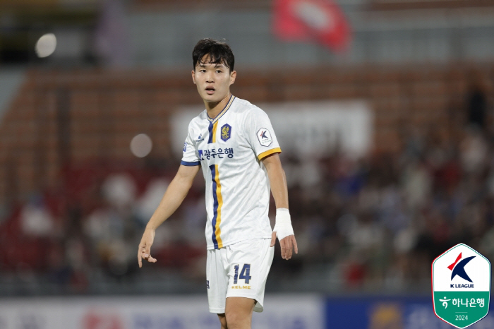 확 달라진 이정효표 수원, 척추부터 바꿨다