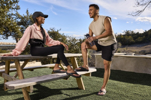 LF, 리커버리 슈즈 '우포스' 들여온다…웰니스 시장 진출