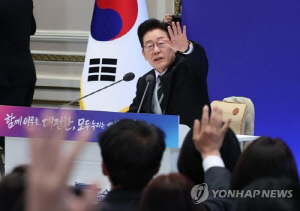 [지상중계] 李대통령 신년 기자회견-7