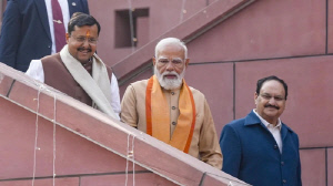 인도 집권당, 45세 정치인 당 대표로 선출…역대 최연소