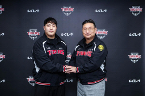 투수 조상우, KIA와 2년 15억원에 FA 계약…전지훈련 정상 참가