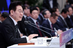 [지상중계] 李대통령 신년 기자회견-8