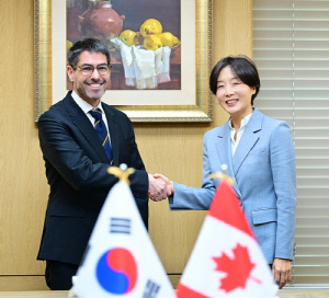 캐나다 외교차관보 