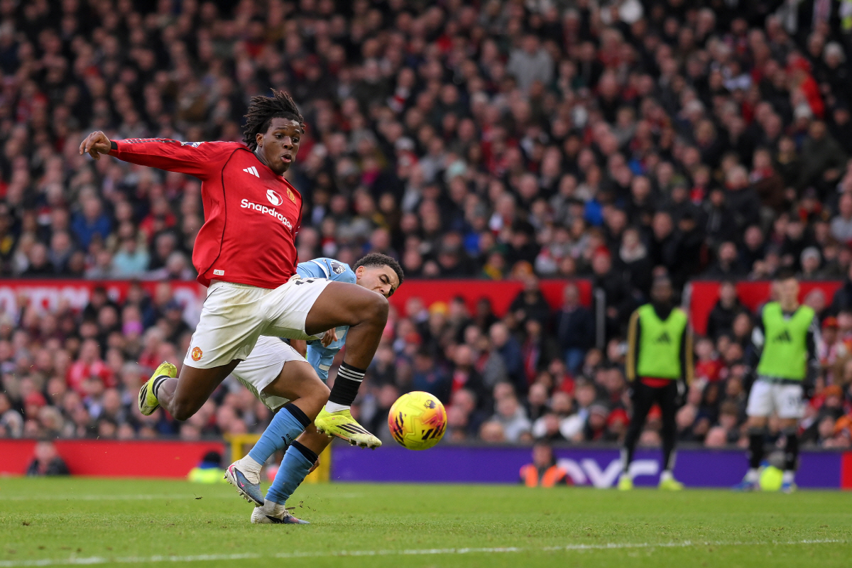 맨유 '박지성 13번' 후계자 찾기, 14년 걸렸습니다...2026년 버…