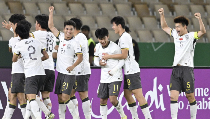 '식사마 매직 만리장성에 막혔다' 대회 역대 최초 '480분 무실점' 중국, 韓보다 높은 2위 확보...베트남전 3-0 완승→'최강' 일본과 결승 맞대결