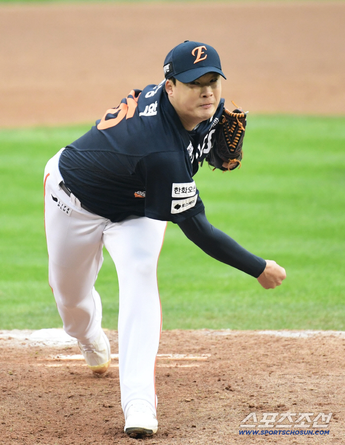 보라스도 탐낸 남자 → 어느덧 33세, 뒤늦게 눈뜬 특급재능…한화 떠나니 단번에 '3억' 골인! 인생 터닝포인트 [SC포커스]