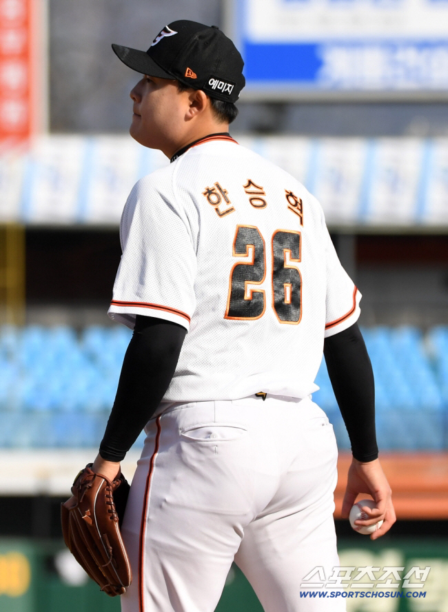 보라스도 탐낸 특급재능 → 뒤늦게 눈뜬 '노망주', 한화 떠나니 단번에 …