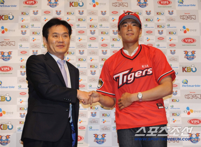 보라스도 탐낸 특급재능 → 뒤늦게 눈뜬 '노망주', 한화 떠나니 단번에 …