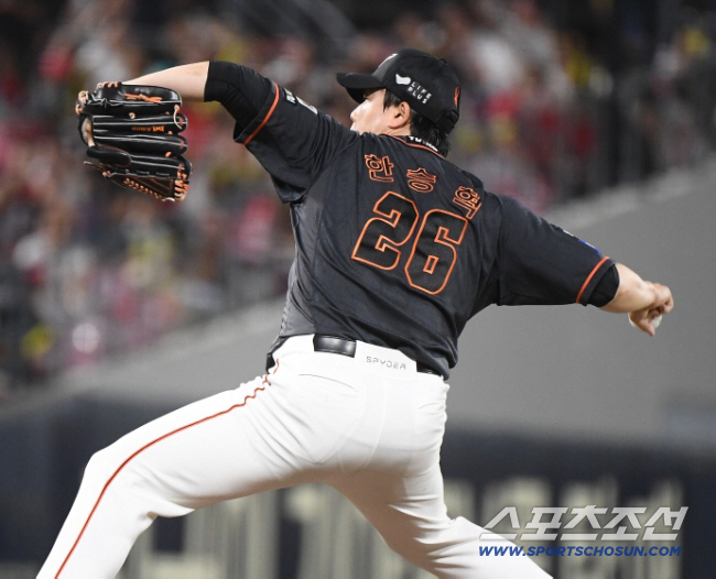 보라스도 탐낸 특급재능 → 뒤늦게 눈뜬 '노망주', 한화 떠나니 단번에 …