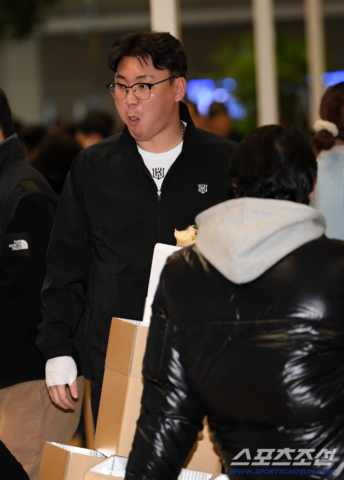 '50억 FA' 김현수 때문? "평생 강민호 못이길듯"  2년 16억이라…