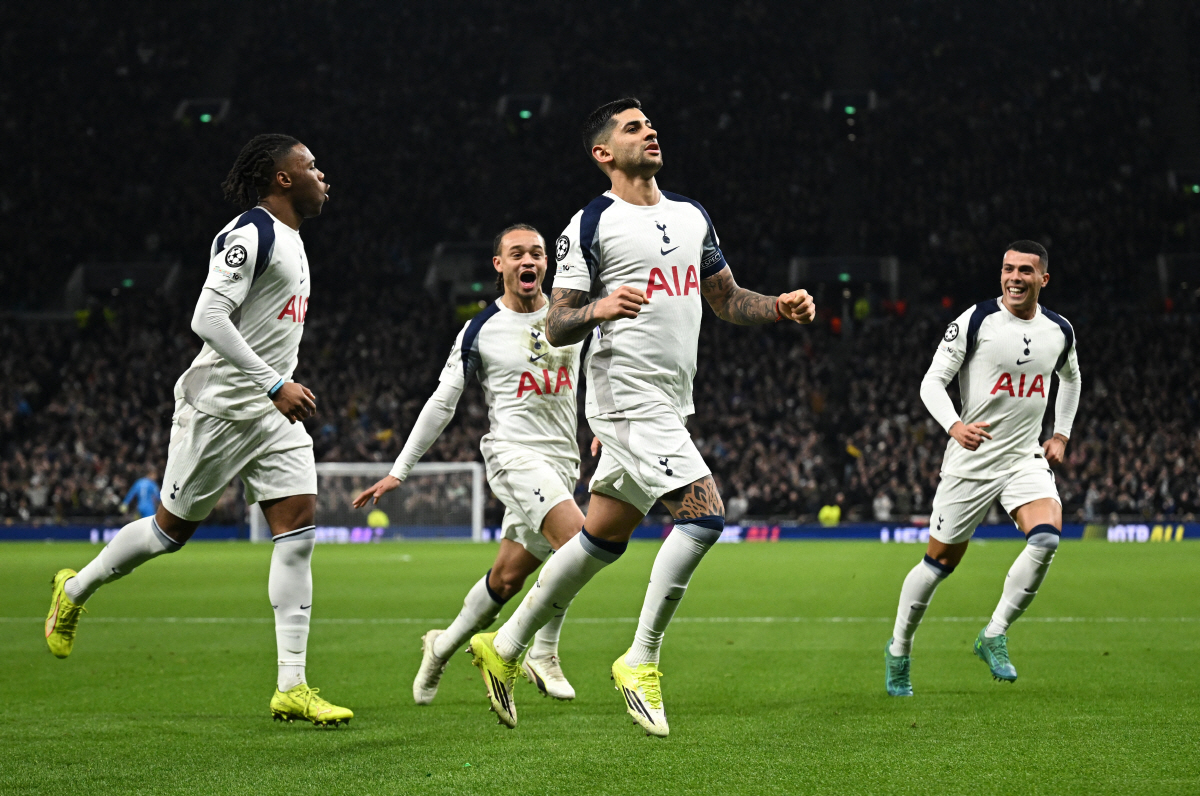 "'퇴장'이 살렸다" '경질 위기' 프랭크 기사 회생→'수적 우세' 토트…