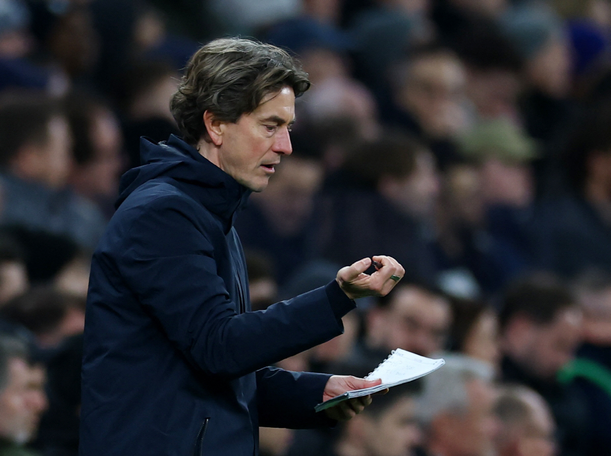 "'퇴장'이 살렸다" '경질 위기' 프랭크 기사 회생→'수적 우세' 토트…