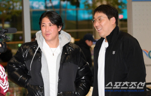 은퇴한다더니? '산전수전' 다겪은 김현수도 깜짝 놀랐다…'의리남' 황재균, 새벽 5시 인천공항에 나타난 이유 [인천공항스케치]