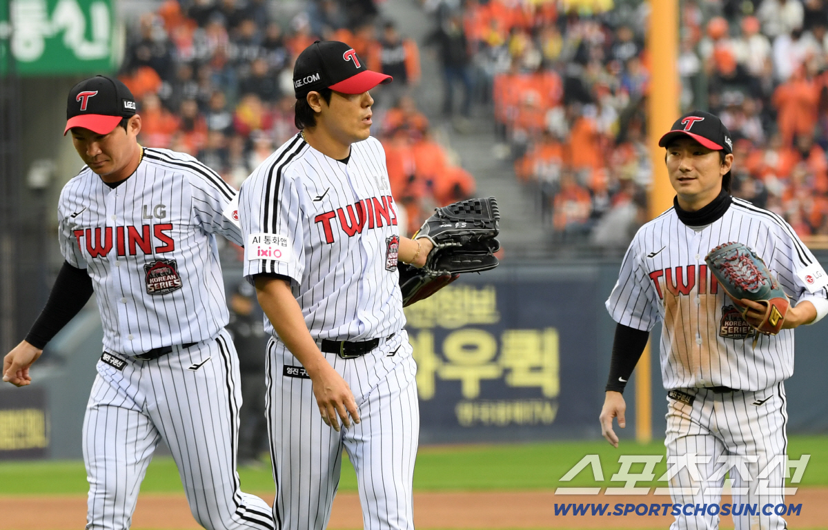 올해도 '헌신좌'는 후배 1명 더 애리조나로 보냈다. 3년째 나홀로 이천…