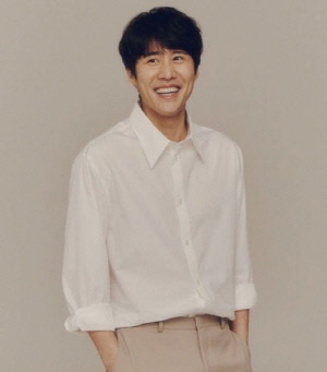 故 나철 2주기, 김고은이 차린 술상...