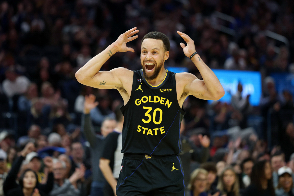 "커리는 뽑혔는데, 르브론은 탈락!" 르브론 올스타 선수투표 8위, 팬 …