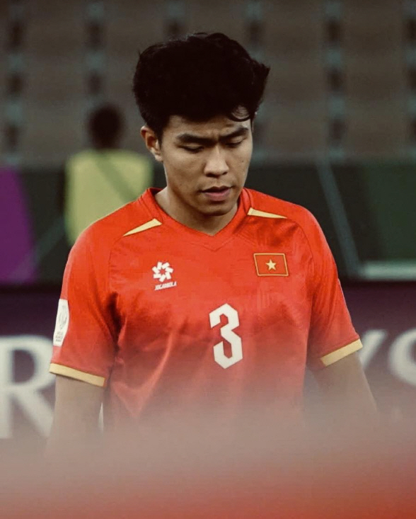 "죄송합니다, 정말 죄송합니다" 사우디에서 '무릎 꿇고 사과', 베트남 …