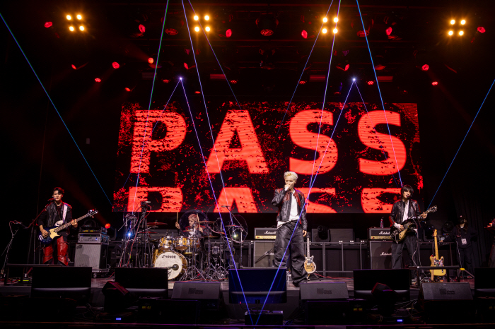 AxMxP "FNC 밴드 선배들 보면서 배워…우리 차별점? 힙합 밴드"