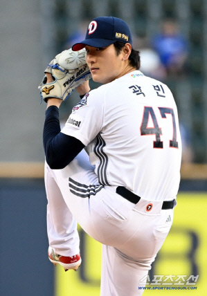 15승 다승왕의 충격적 몰락...3억8천→3억5백 연봉 삭감 칼바람 못피했다