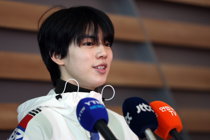 '프리 프로그램 변경' 차준환→'부담감 낮춰라' 신지아, '올림픽 리허설' 4대륙선수권 출전