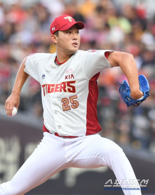 2년 15억 보장은 없지만…1년 뒤 재평가 가능, 홍건희에게 동기부여 확…