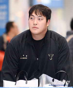 '보장 13억에 특약까지' KIA, 1위 투수 왜 빡빡하게 계약했나…