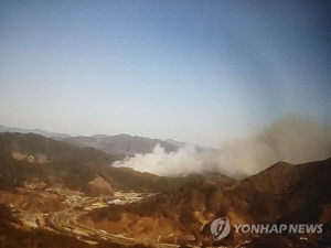 전남 광양 산불 이틀째…진화율 80％·축구장 58개 불에 타