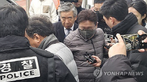 '장애 영아 살해' 부부 도운 산부인과 의사 징역 3년 선고