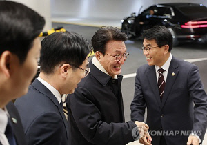 金총리, '2박 5일' 미국 방문 위해 출국…밴스 부통령 만남 주목