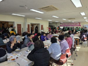 산청읍체육회, 병오년 신년인사회 개최…어르신 떡국나눔 행사도