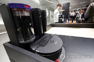 다이슨, AI 로봇청소기 공개…中 주도 시장에 도전장