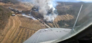 영천 주택화재 50분만에 진화…헬기 조기투입, 산불로 확산 막아(종합)