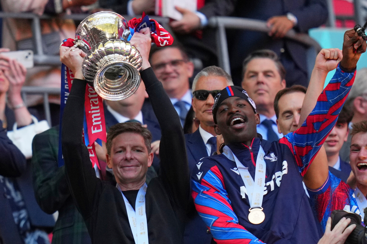 '콩가루도 이런 콩가루가 없다' 주장 떠나, 감독 떠난다고 해, 이번엔 …