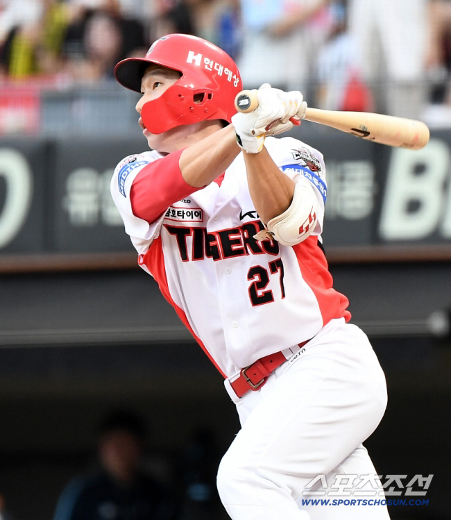 '연봉 1위 우뚝' KIA FA 단속 1순위 될 줄 누가 알았을까…"수비…