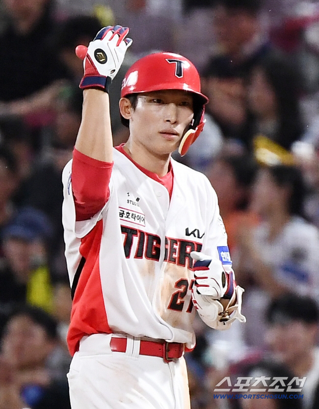 '연봉 1위 우뚝' KIA FA 단속 1순위 될 줄 누가 알았을까…"수비…