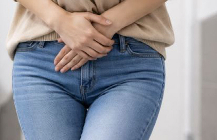 "하루 소변 8회 이상에 잔뇨감, 배뇨장애 신호"…겨울철, 비뇨기 건강법