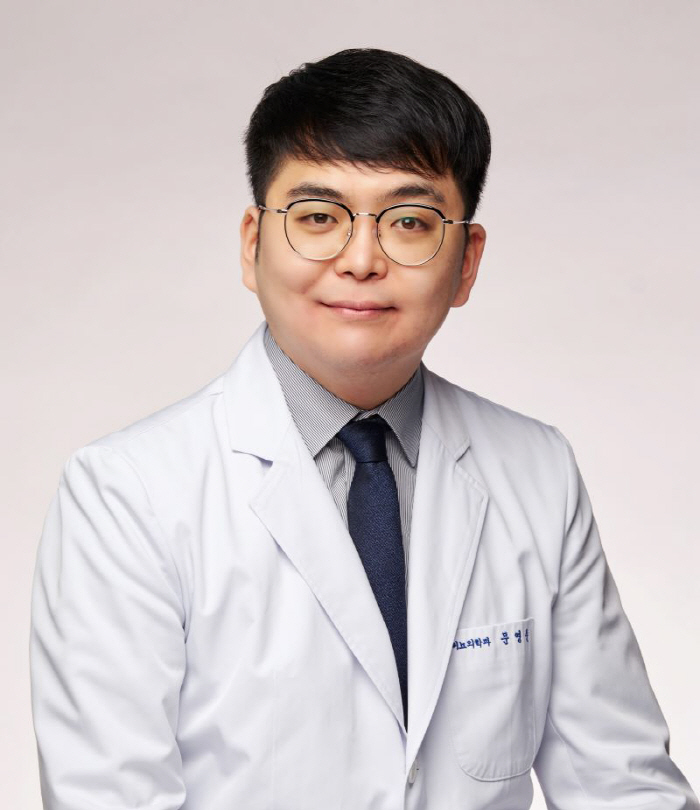 "하루 소변 8회 이상에 잔뇨감, 배뇨장애 신호"…겨울철, 비뇨기 건강법