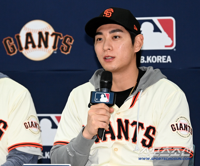 '충격' 이정후, LA 공항에서 구금 됐다가 풀려났다 