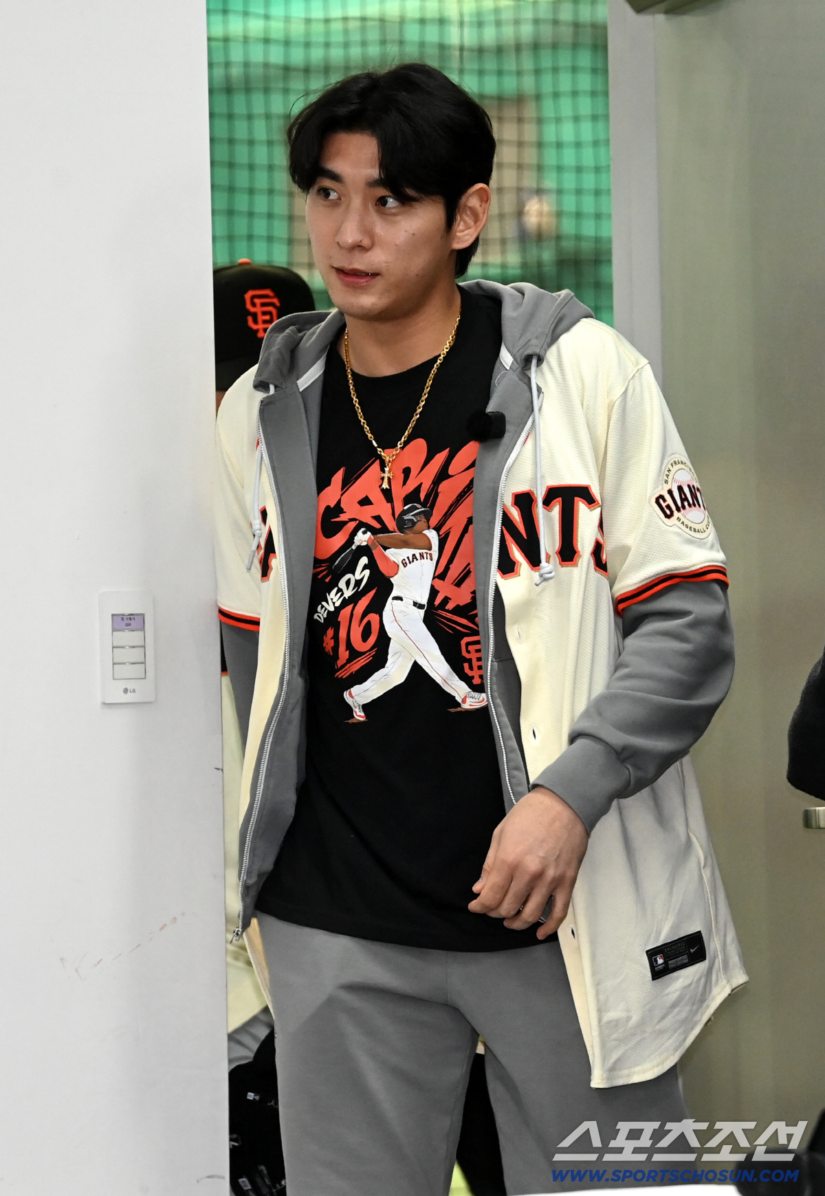 '충격' 이정후, LA 공항에서 구금 됐다가 풀려났다 "정치적 문제 아냐…