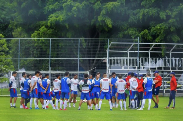 "멕시코 적지 한복판에 진을 치고 8강을 외치다" 홍명보호의 월드컵 베이…