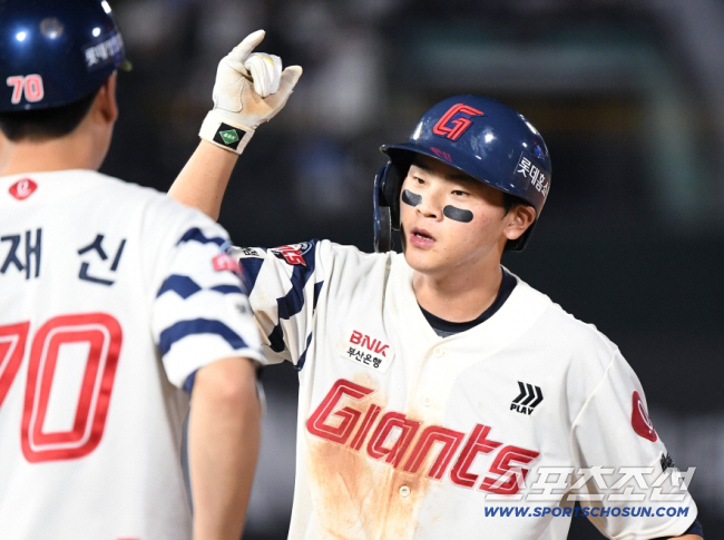 고깃집 알바생이 '대기업 연봉' 인생역전! → 불꽃야구+독립리그 출신, …