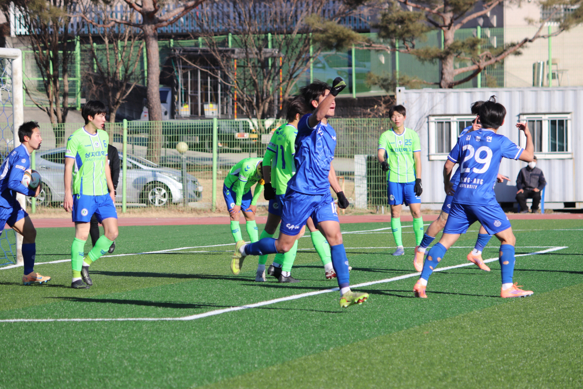 [대학축구]'0:2→4:3' 후반 美친 대역전극 중앙대, 상지대 잡고 사…