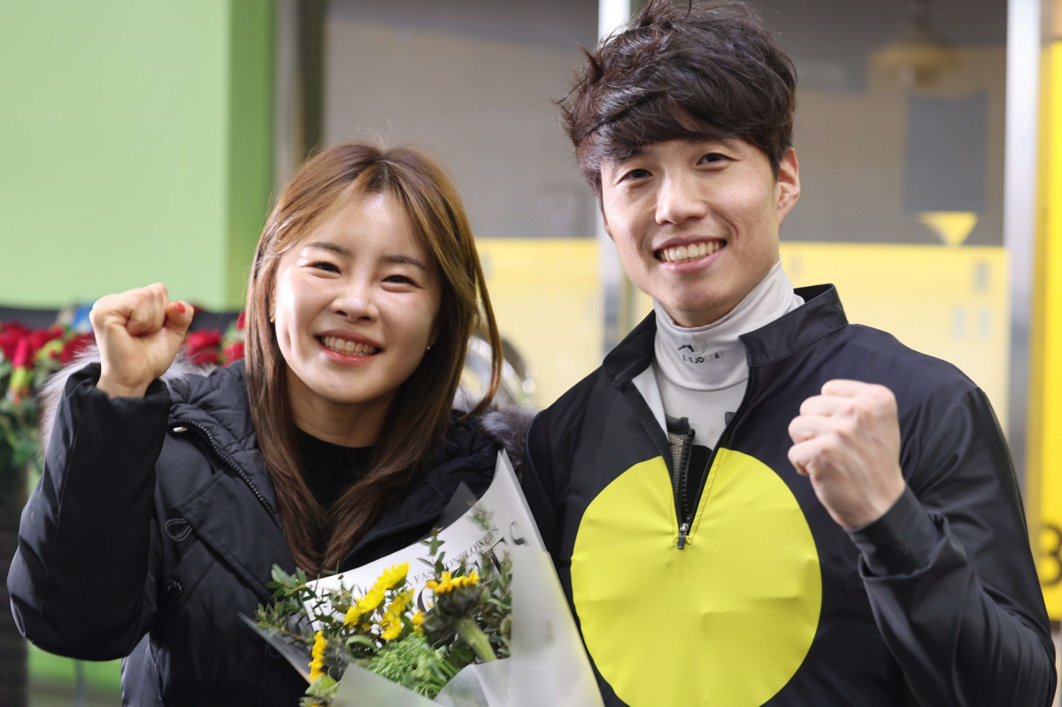 <경마>'기수' 김혜선에서 '조교사' 김혜선으로… 남편 박재이 기수와 감…