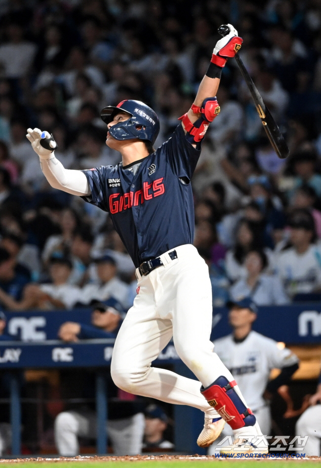 '윤나고황손' 합계 1억2000 증발! 2인은 억대연봉 붕괴 → 롯데가 …