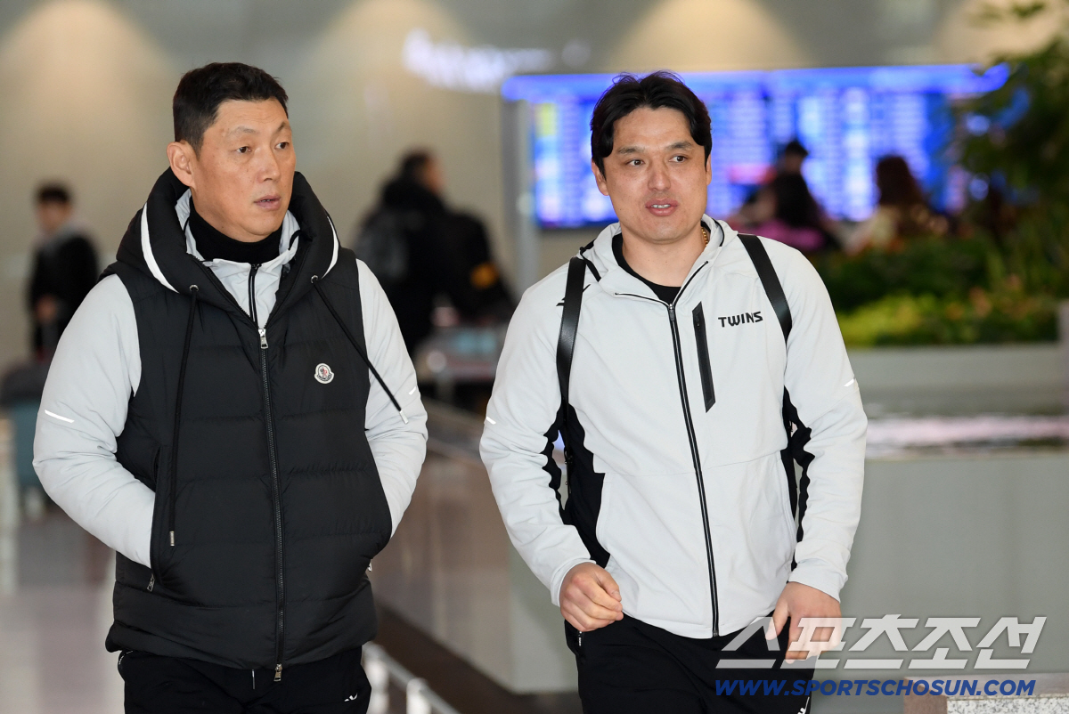 사이판 다녀왔더니 미국비행기 타라고? LG 국대 8명 미국 캠프 출발 밀…