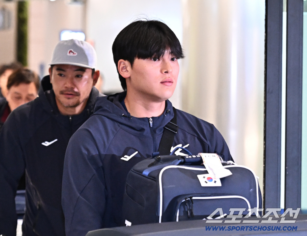 사이판 다녀왔더니 미국비행기 타라고? LG 국대 8명 미국 캠프 출발 밀…