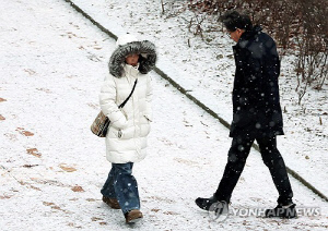 영하권 날씨 계속…중부·전라 곳곳 눈