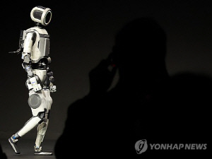 전기차 캐즘에 방전됐던 배터리, 효자 ETF로…로봇엔진으로 재기